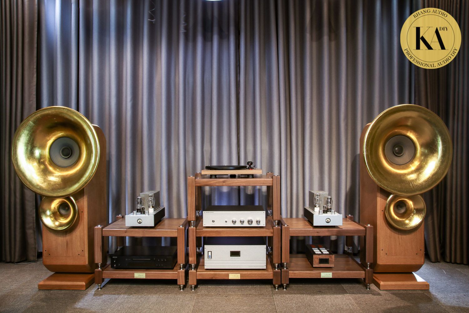 kệ audio gỗ óc chó
