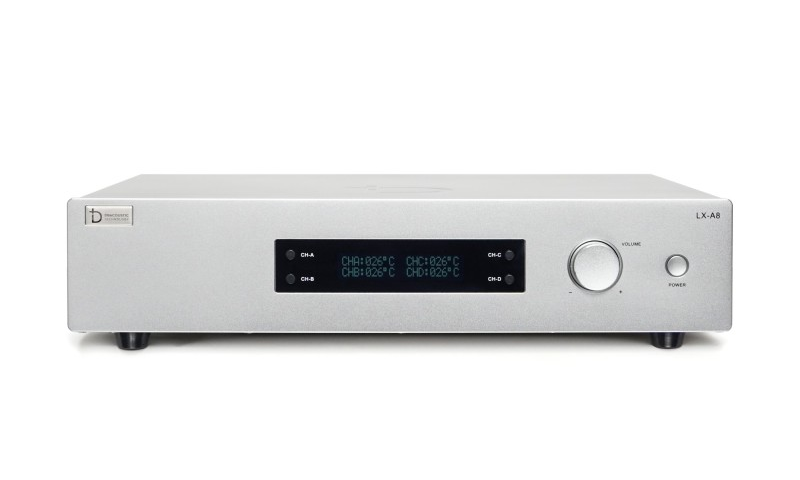 Đẩy c&ocirc;ng suất bốn k&ecirc;nh DBacoustic LX-A8 nh&igrave;n từ ph&iacute;a trước
