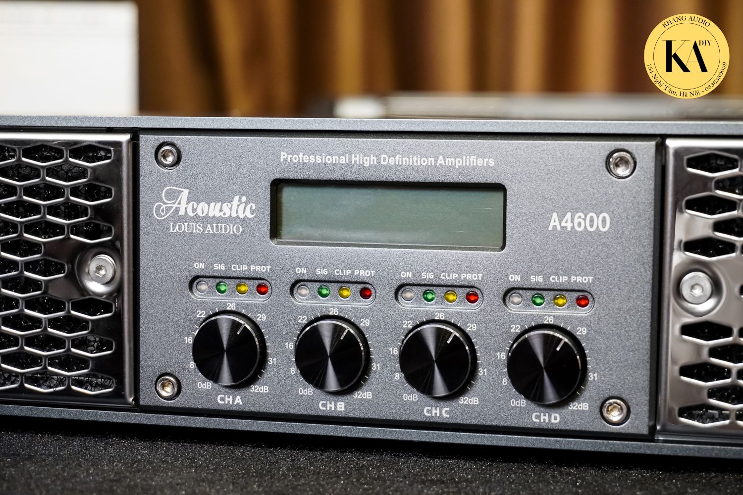 Mặt trước cục đẩy Louis Acoustic Audio A4600